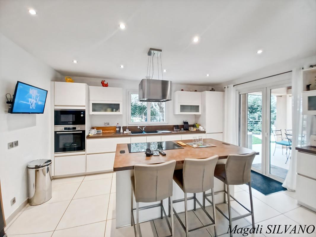 SPERACEDES Villa F5  de standing récente proche village Spéracèdes 5