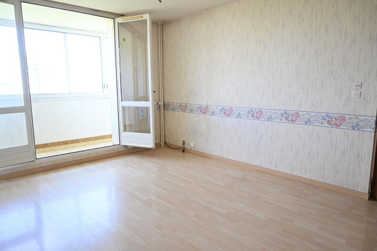 SAINT-PIERRE-DES-CORPS A VENDRE APPARTEMENT TYPE 4 PRIX EXCEPTIONNEL  70180  EURO A SAINT PIERE DES CORPS 10