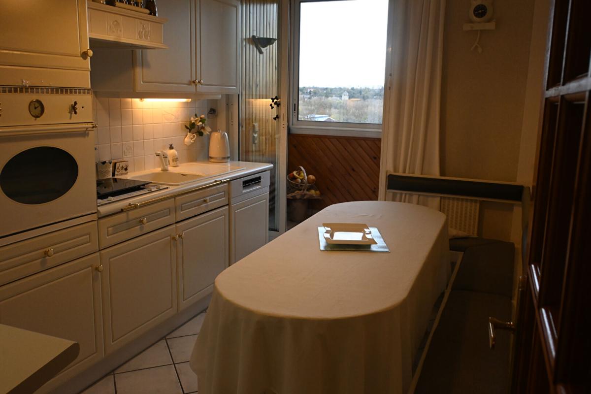 SAINT-PIERRE-DES-CORPS A VENDRE APPARTEMENT TYPE 4 PRIX EXCEPTIONNEL  70180  EURO A SAINT PIERE DES CORPS 2