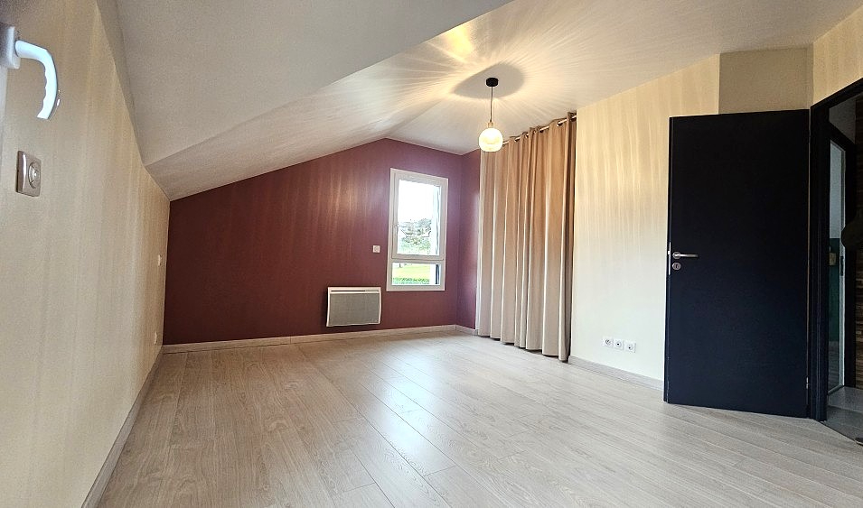 LOVAGNY A LOUER Maison indépendante à Lovagny  de 125 m2 - loyer 2250/mois + 35 /mois provision charges 12