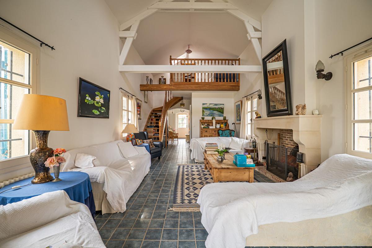 CHATEAU-DU-LOIR Maison Montval Sur Loir 5 pièce(s) 148 m2 - 3  chambres - 5