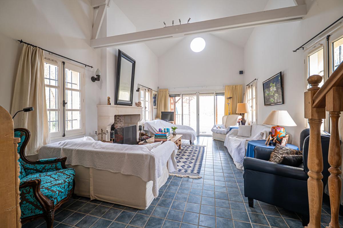 CHATEAU-DU-LOIR Maison Montval Sur Loir 5 pièce(s) 148 m2 - 3  chambres - 6