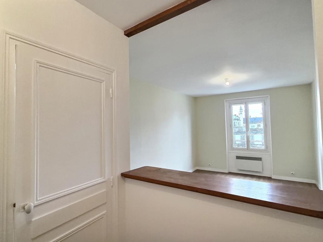 PARIS-15E-ARRONDISSEMENT Paris 15 Secteur Commerce Emile Zola Très agréable 3 pièces avec vue dégagée 4