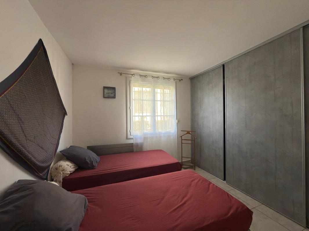 VIAS Villa avec appartement et garage à Vias 12