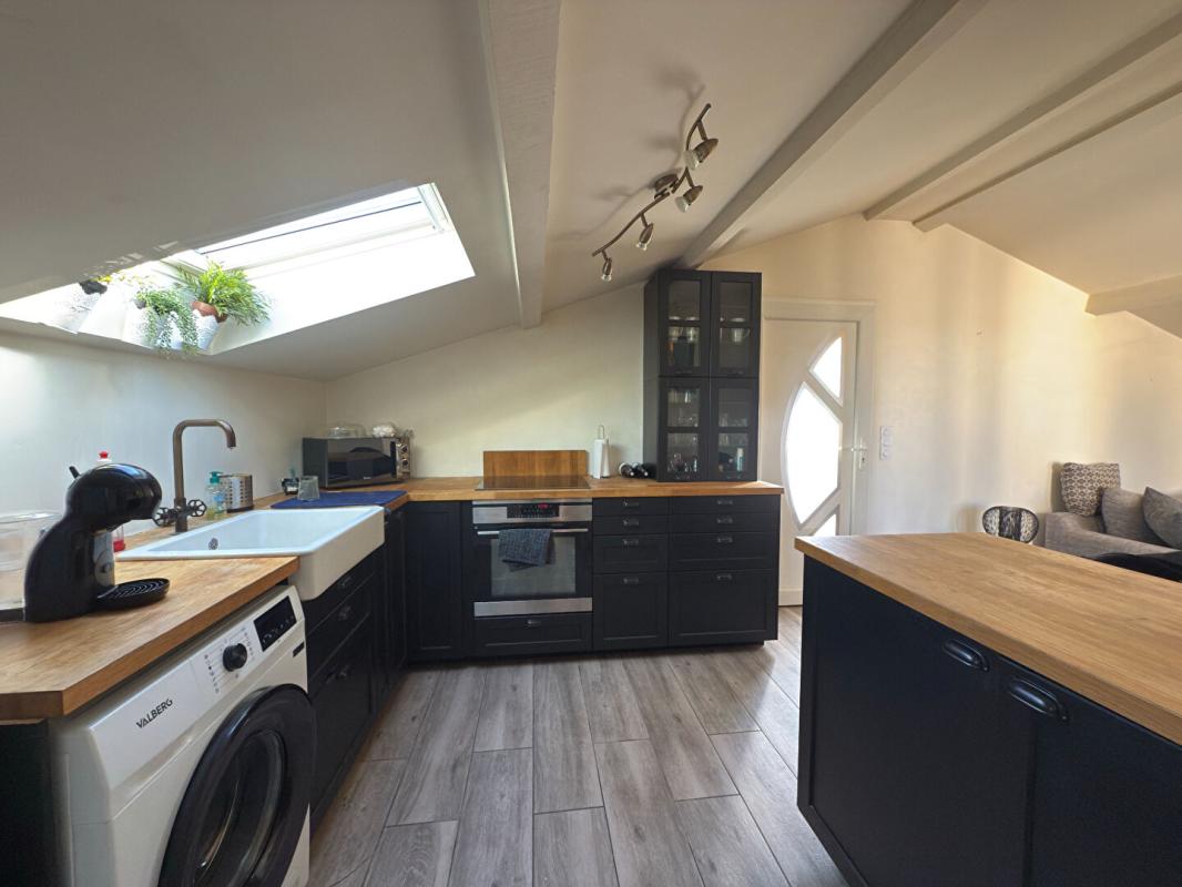 VIAS Villa avec appartement et garage à Vias 17