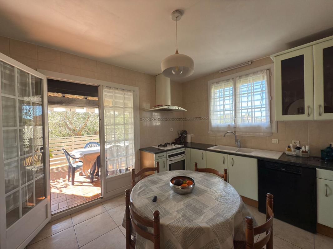 VIAS Villa avec appartement et garage à Vias 8