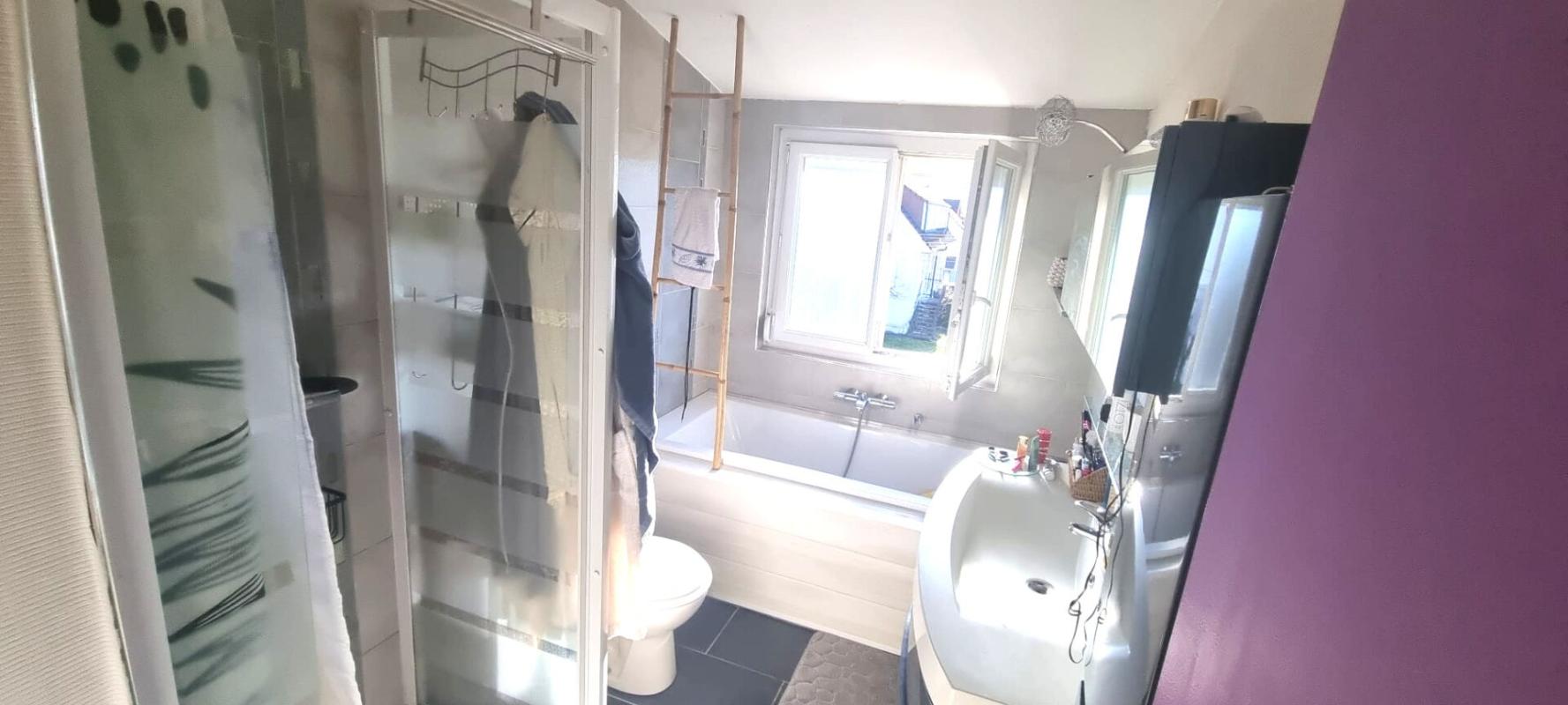 MANDEURE Maison mitoyenne avec beau potentiel extérieur 4