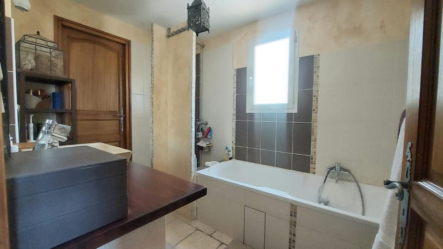 PEYPIN Vente Maison Cadolive 5 pièce(s) 100 m2 14