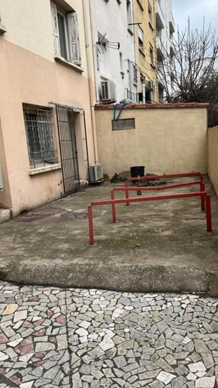 PERPIGNAN Charmant T2  de 41 m² loué avec cour et/ou parking loué à 458 + 50 euros de charges 2