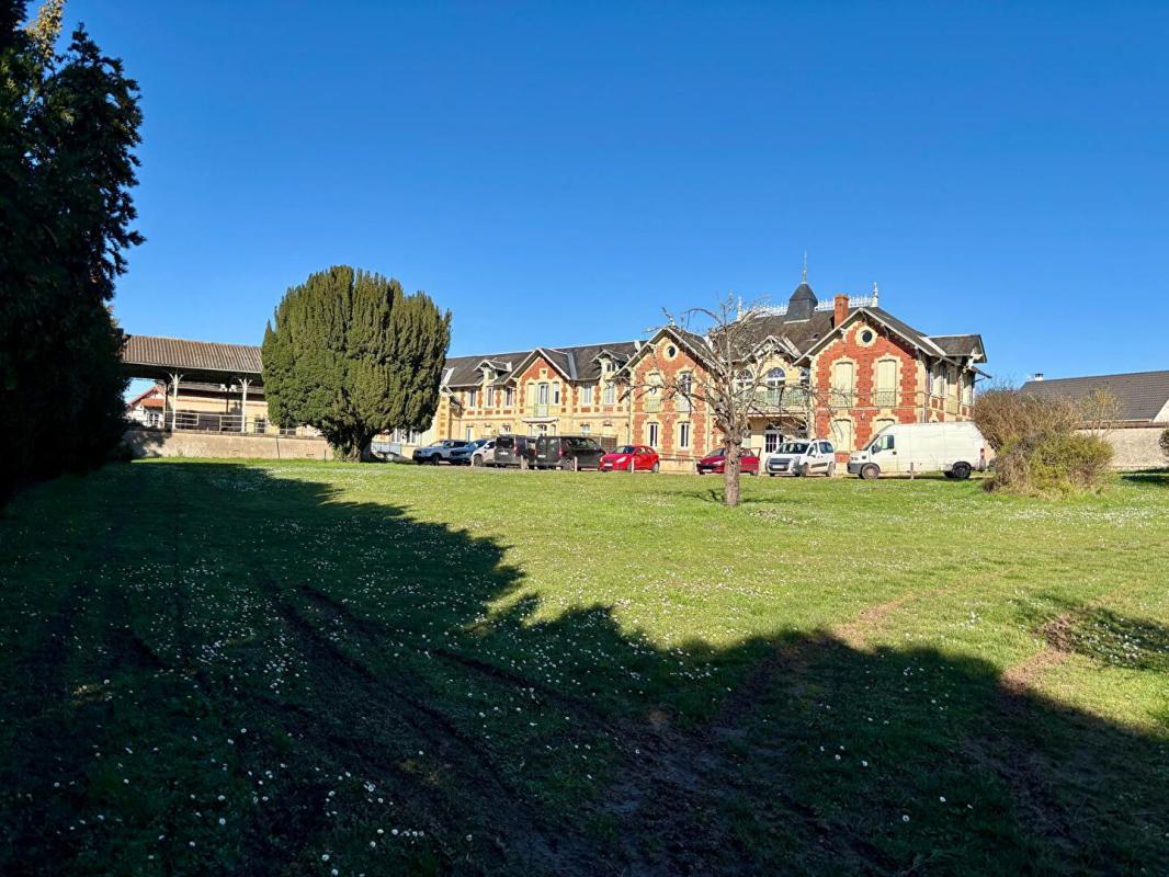 NEVERS Immeuble de rapport 700 m² 10 logements + potentiel Marzy 16