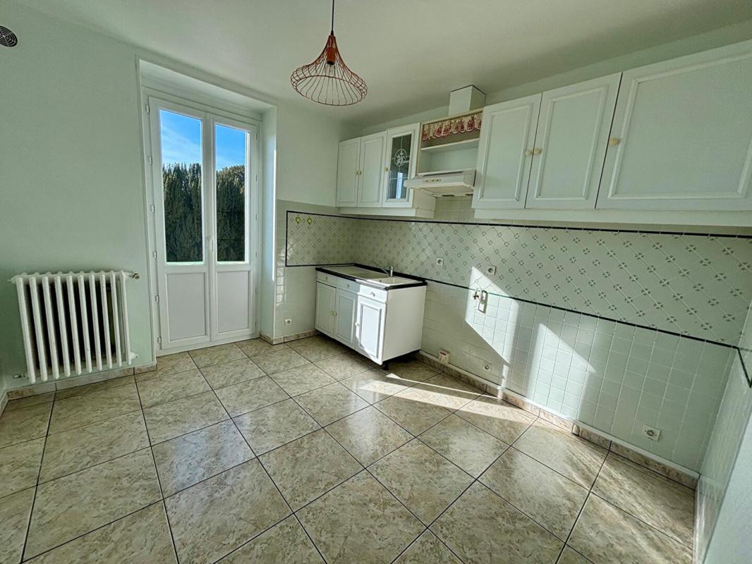 NEVERS Immeuble de rapport 700 m² 10 logements + potentiel Marzy 7