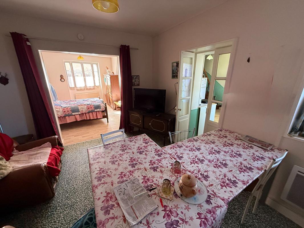 LURCY-LEVIS Immeuble Lurcy Levis 10 pièce(s) 221 m2 10