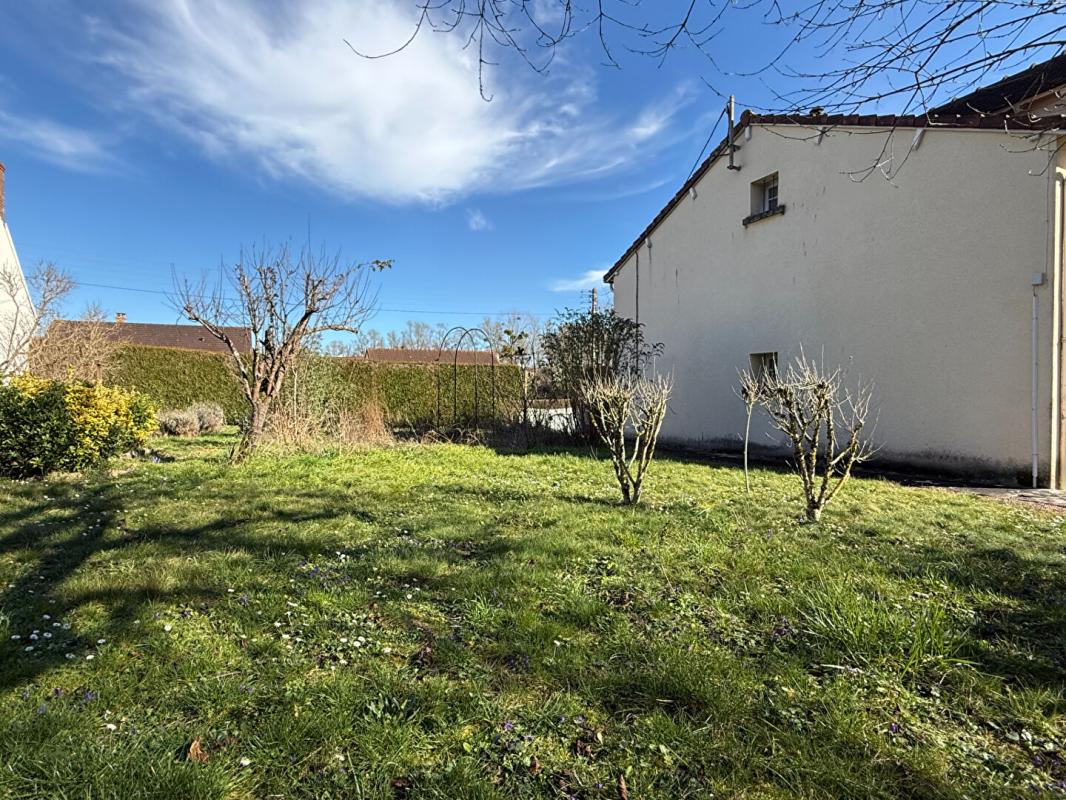 LURCY-LEVIS Immeuble Lurcy Levis 10 pièce(s) 221 m2 9