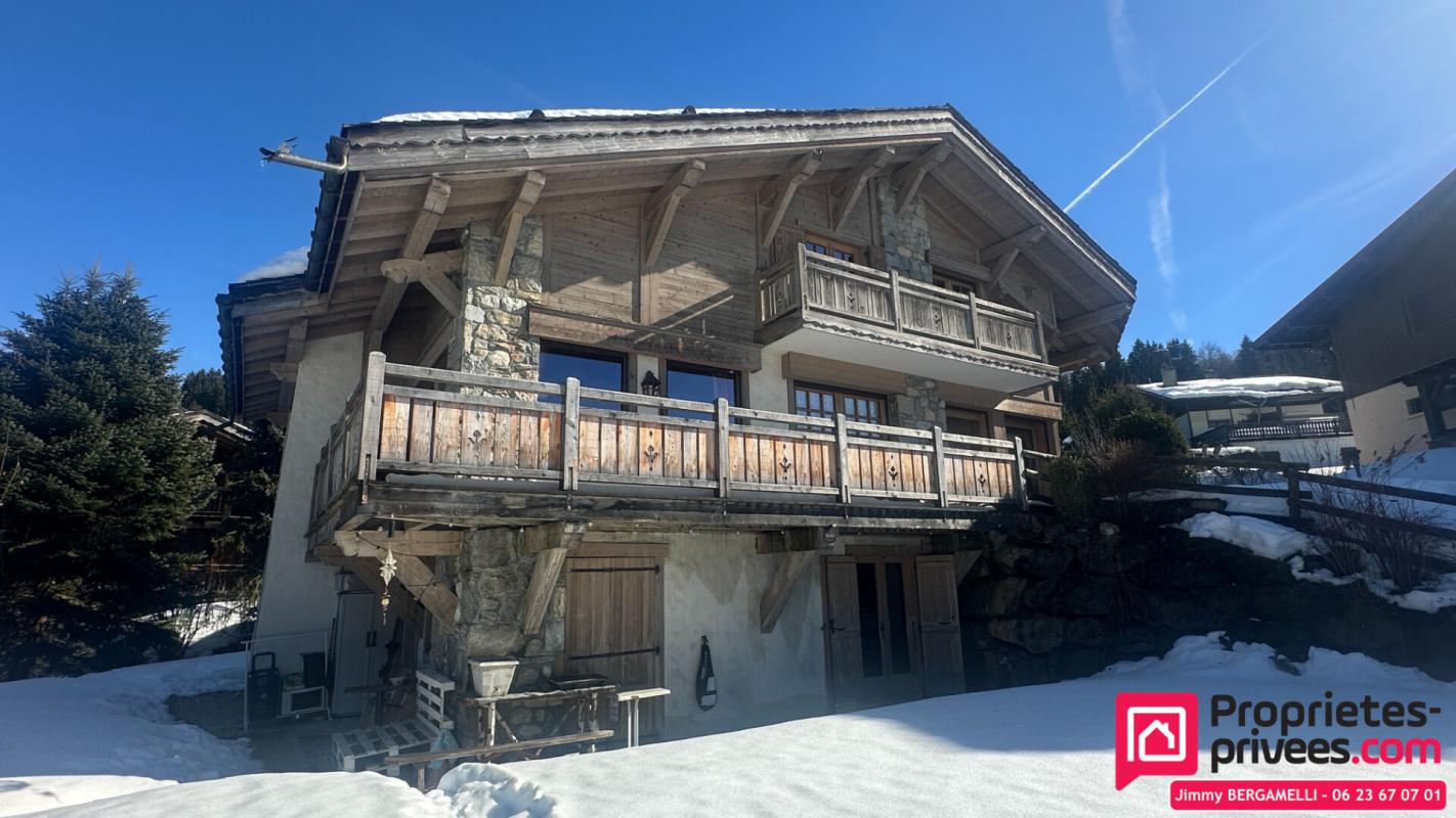 DEMI-QUARTIER Megève - Chalet individuel de 280 m² avec appartement indépendant, à proximité immédiate des pistes de la Princesse 1