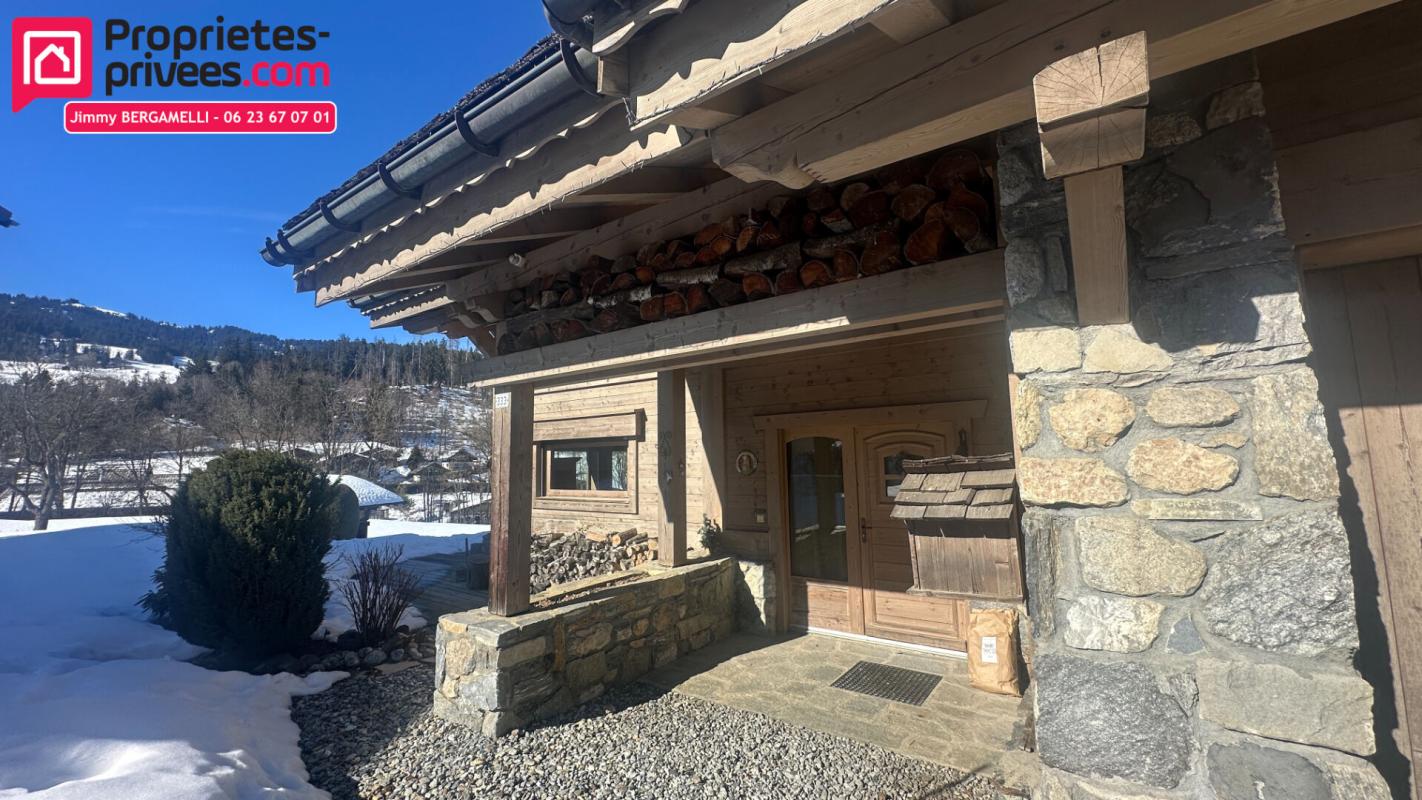 DEMI-QUARTIER Megève - Chalet individuel de 280 m² avec appartement indépendant, à proximité immédiate des pistes de la Princesse 3