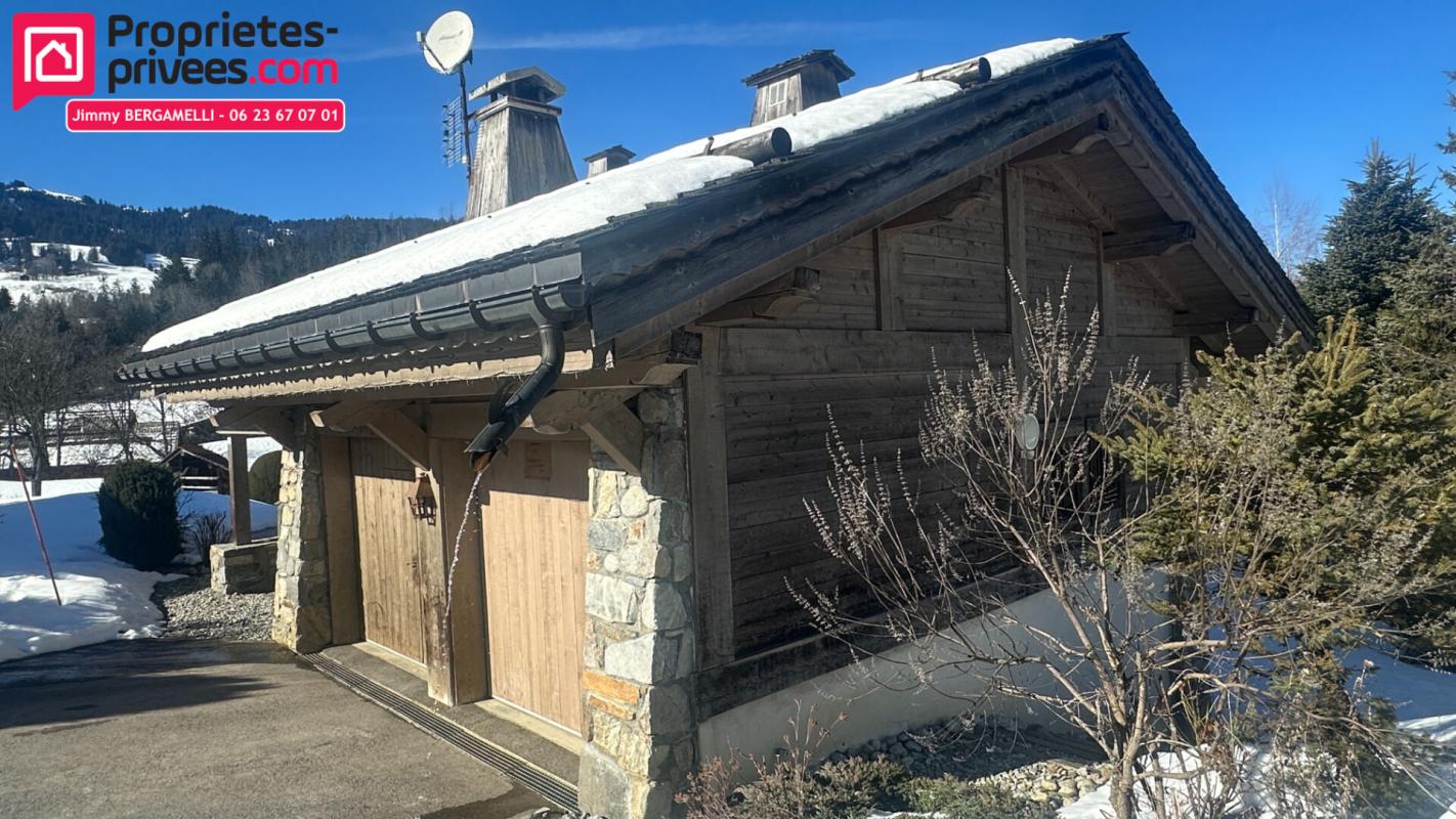 DEMI-QUARTIER Megève - Chalet individuel de 280 m² avec appartement indépendant, à proximité immédiate des pistes de la Princesse 4