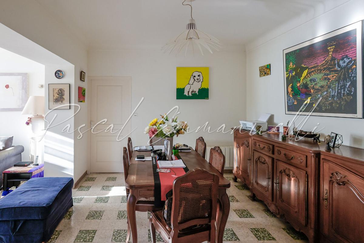 ANTIBES Maison Antibes 6 pièce(s) 170 m2 sur 1600m2 de terrain Les Brusquets 15