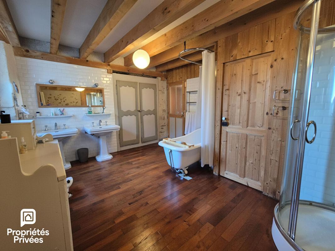 COLLONGES Corps de ferme rénové 278m2 - 5 chambres - Collonges 01550 16