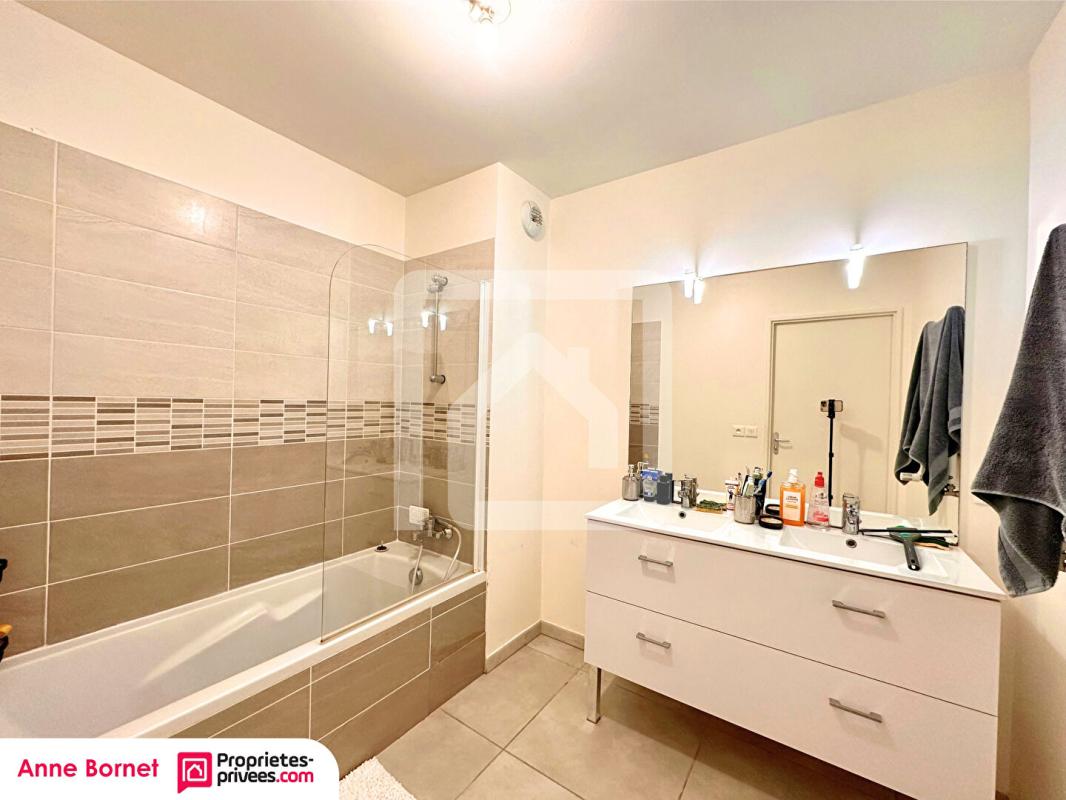 OPIO Appartement 3 pièces dans résidence récente avec 2 parkings 11