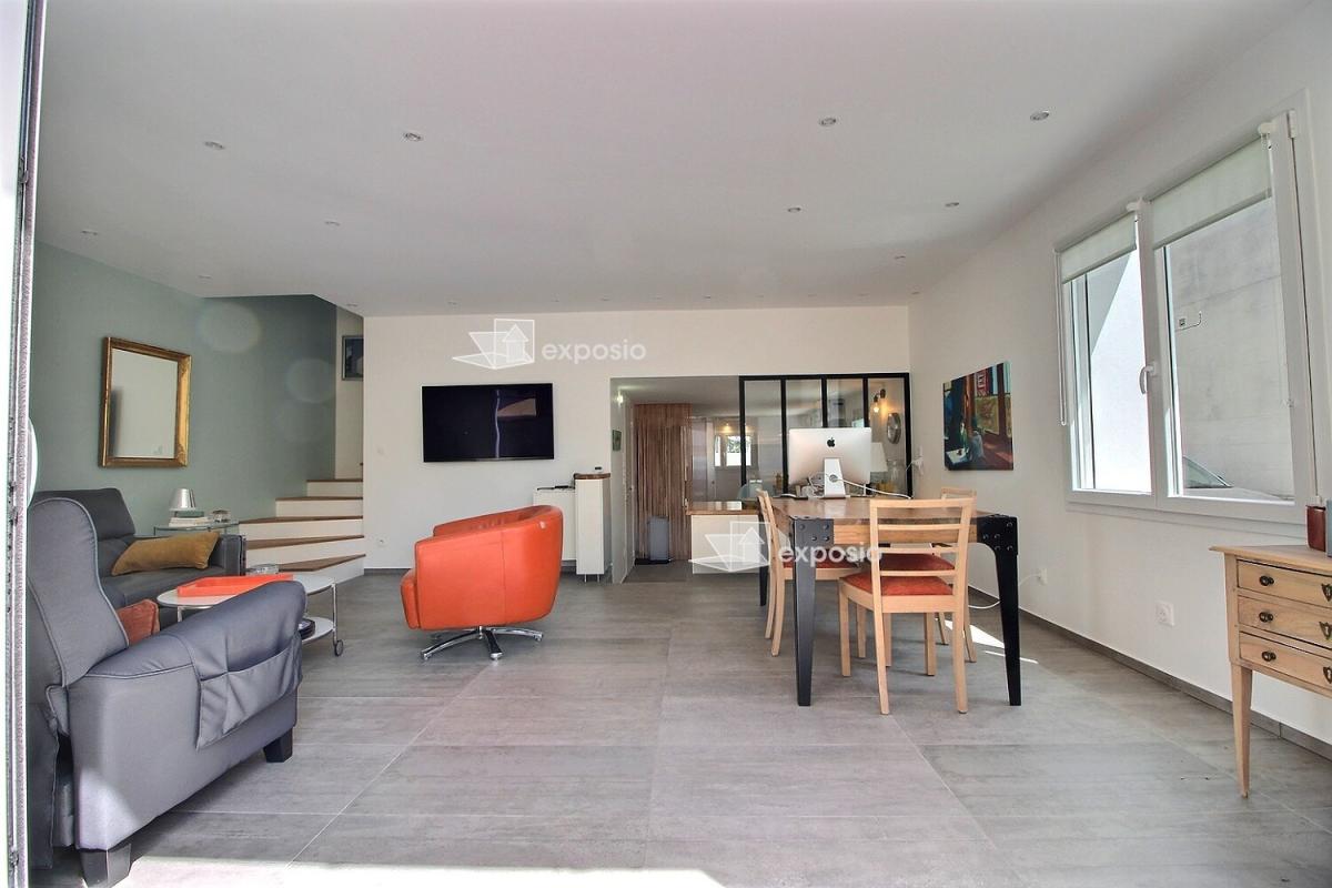 LA SEYNE-SUR-MER Coquette maison de ville rénovée La Seyne Sur Mer -110 m2 - 450 000 5