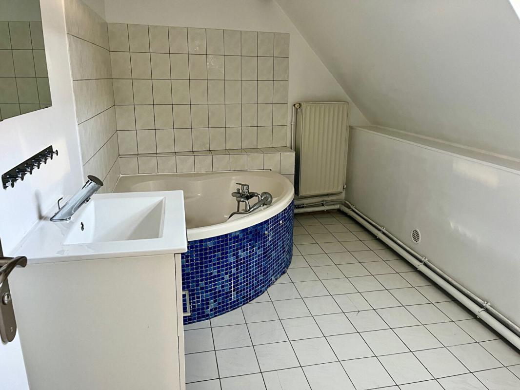 MOUY MAISON ANCIENNE  4 CHAMBRES 112m² 8