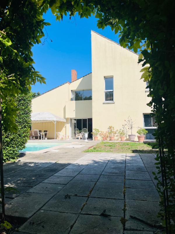 MARCILLY-SUR-SEINE Maison d'architecte 11 pièces, 359 m2 sur parc de 7609 m2 4