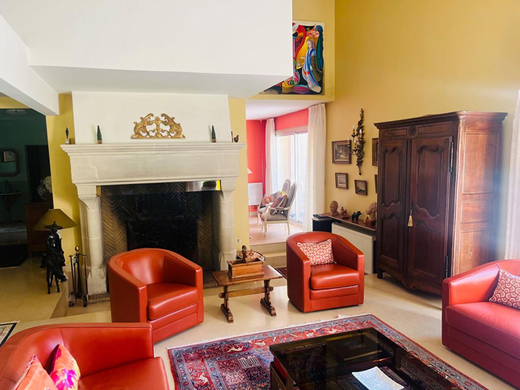 MARCILLY-SUR-SEINE Maison d'architecte 11 pièces, 359 m2 sur parc de 7609 m2 5