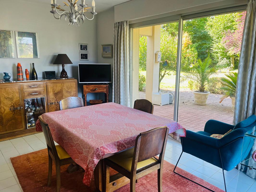 MARCILLY-SUR-SEINE Maison d'architecte 11 pièces, 359 m2 sur parc de 7609 m2 9