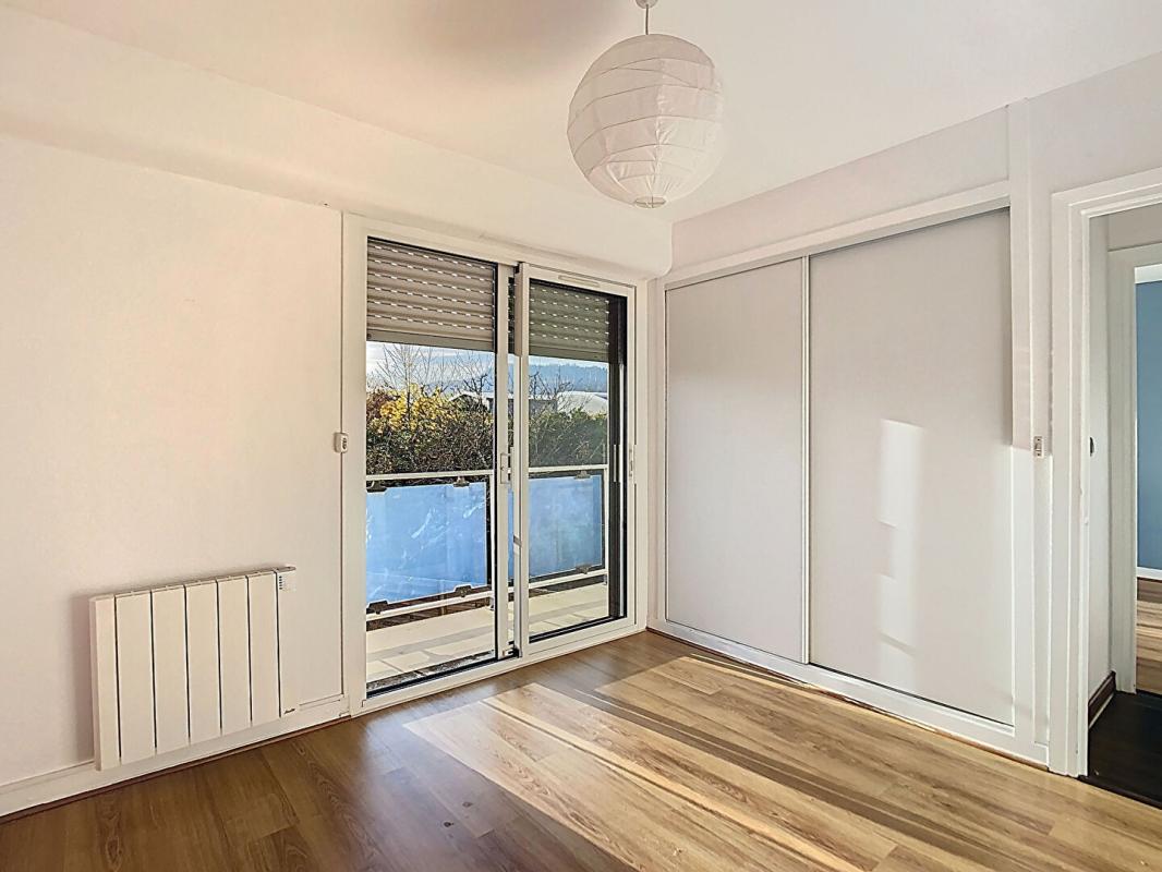 MALZEVILLE 54220 Malzéville ? Appartement T5 traversant, très lumineux, balcons, cave, 2 parkings ? Petite copropriété au calme 13