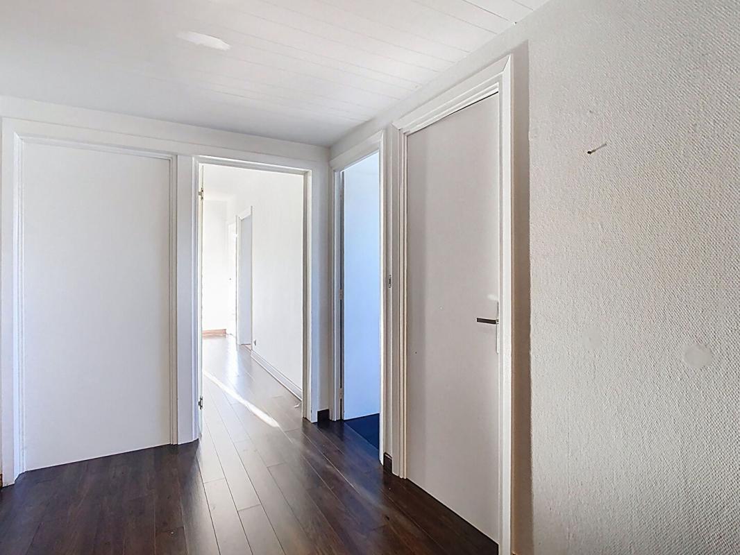 MALZEVILLE 54220 Malzéville ? Appartement T5 traversant, très lumineux, balcons, cave, 2 parkings ? Petite copropriété au calme 15