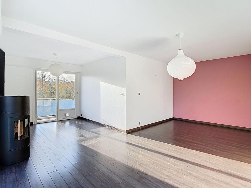 MALZEVILLE 54220 Malzéville ? Appartement T5 traversant, très lumineux, balcons, cave, 2 parkings ? Petite copropriété au calme 7