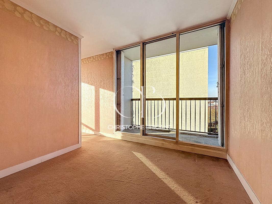 VILLEJUIF Appartement Villejuif 4 pièce(s) 86.36 m2 avec parking et cave 12