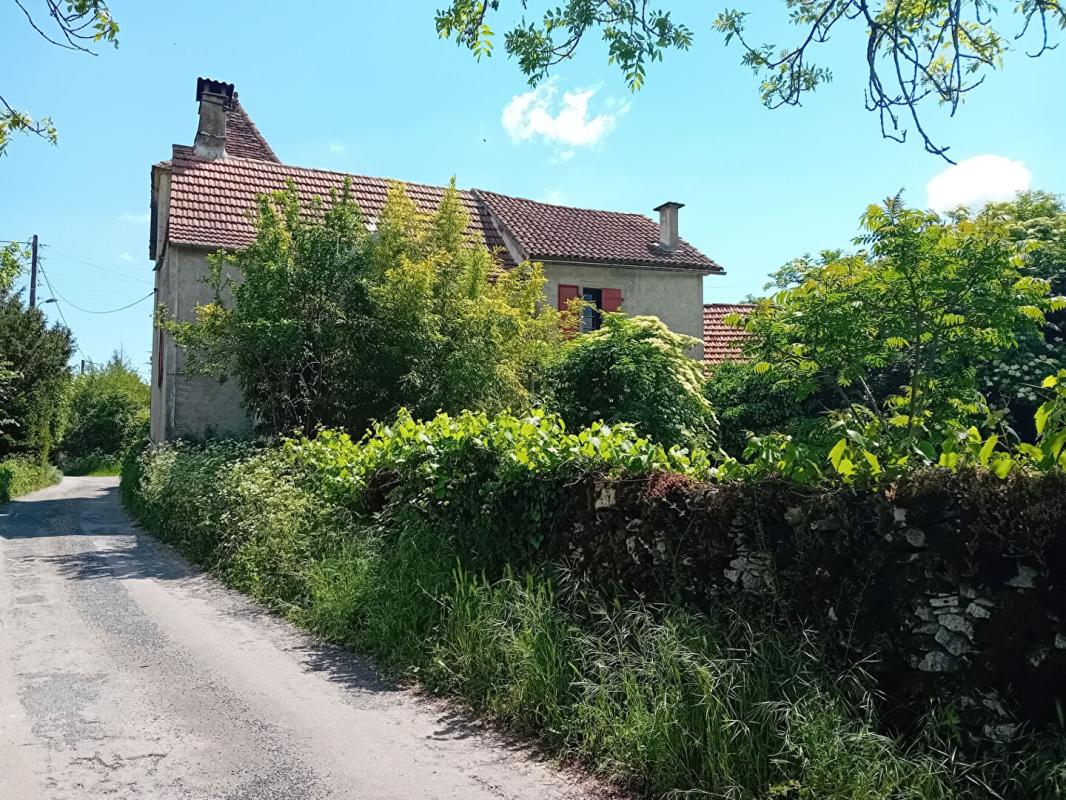 LIMOGNE-EN-QUERCY Maison  6 pièces104 m2 , grange 12