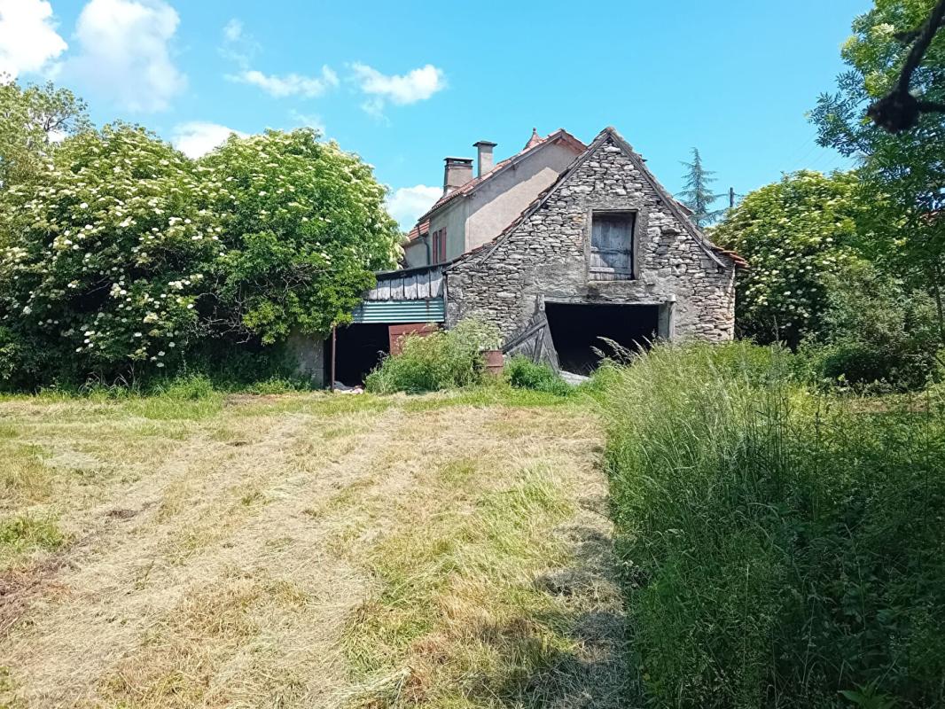 LIMOGNE-EN-QUERCY Maison  6 pièces104 m2 , grange 9