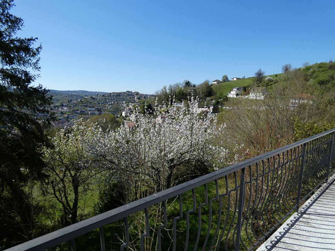TULLE Maison sur les hauteurs de Tulle vue dégagée - au calme 16