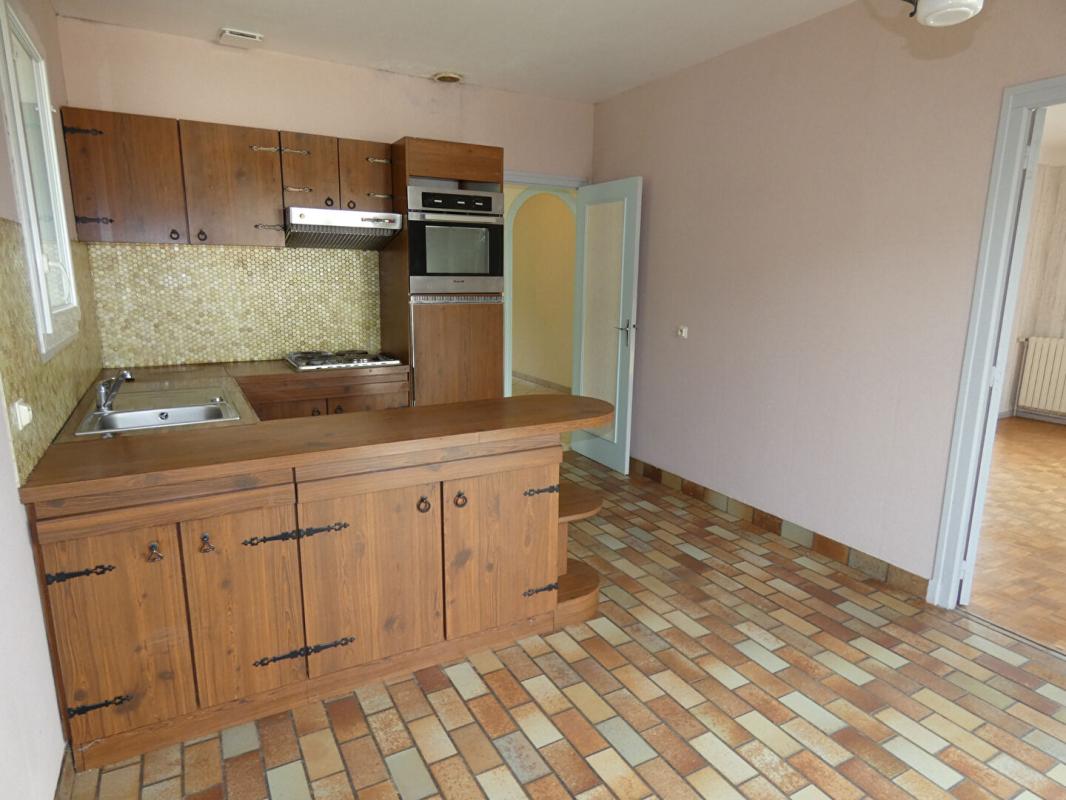 TULLE Maison sur les hauteurs de Tulle vue dégagée - au calme 6