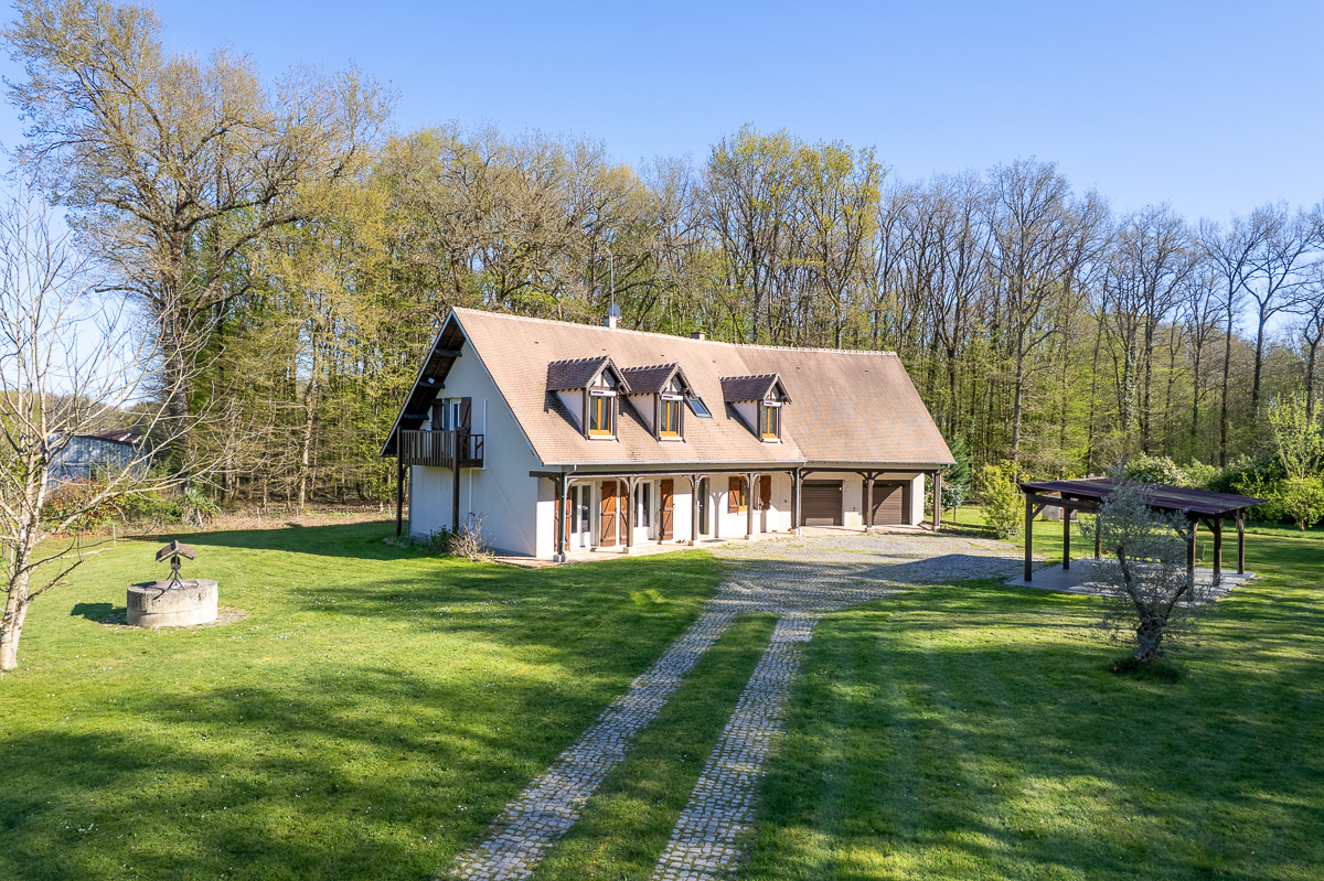 VIGNOUX-SUR-BARANGEON Maison Vignoux Sur Barangeon 5 pièce(s) 142 m2 15