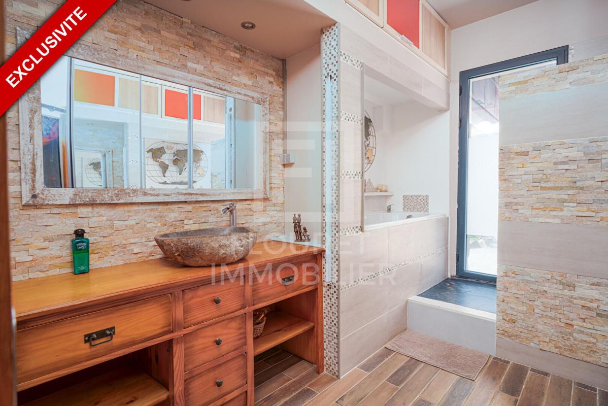 ARGELES-SUR-MER Plain-pied 161 m² - Terrain 1200 m² - Piscine - Villa + 2 dépendances (bureau + T2) 11