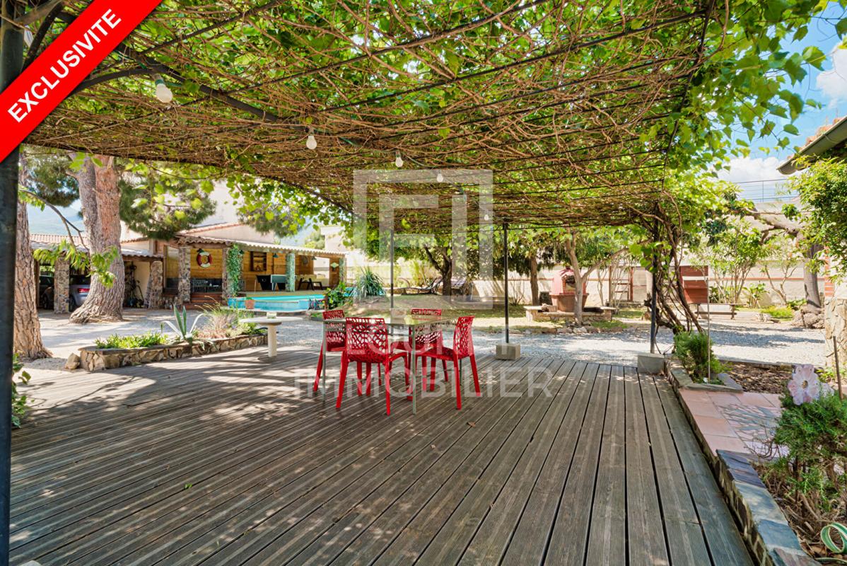 ARGELES-SUR-MER Plain-pied 161 m² - Terrain 1200 m² - Piscine - Villa + 2 dépendances (bureau + T2) 2