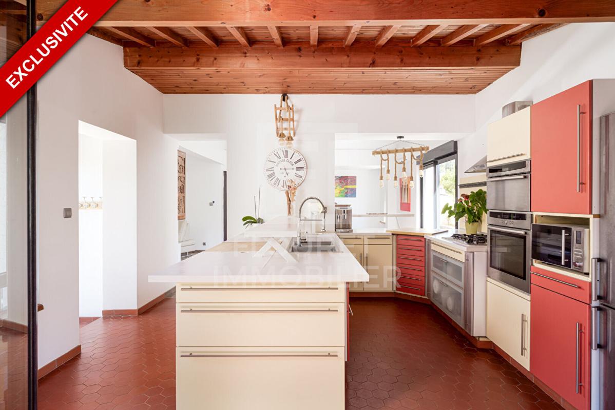 ARGELES-SUR-MER Plain-pied 161 m² - Terrain 1200 m² - Piscine - Villa + 2 dépendances (bureau + T2) 7