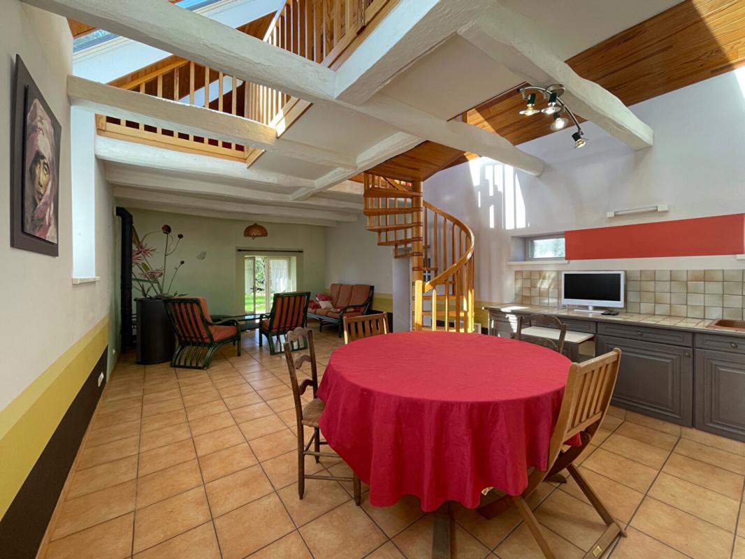 EDERN Ensemble de 2 longères 6 chambres 4