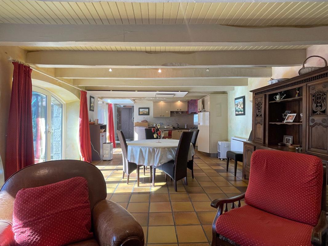 EDERN Ensemble de 2 longères 6 chambres 6