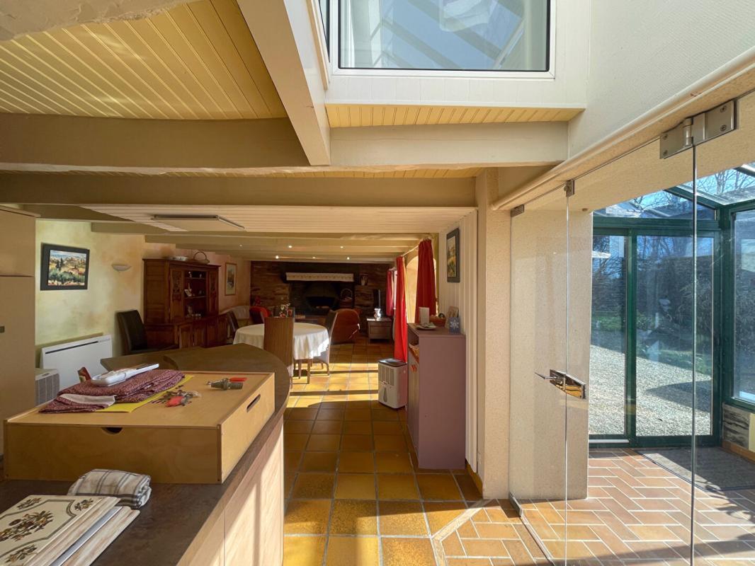 EDERN Ensemble de 2 longères 6 chambres 9