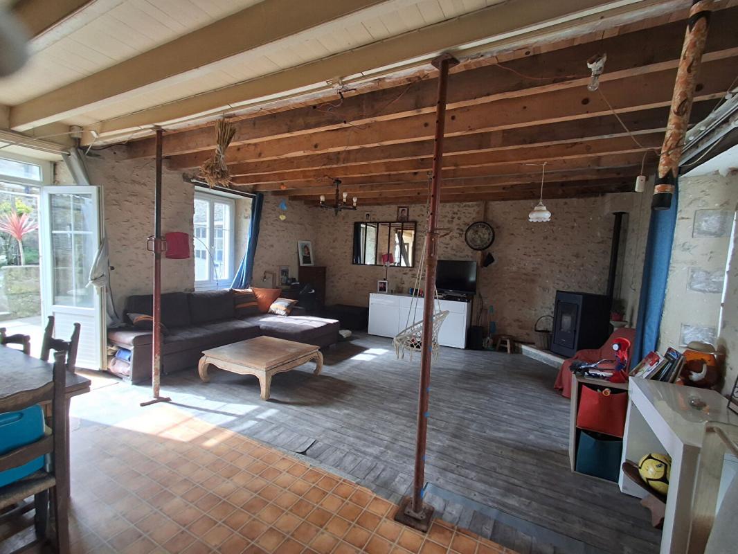 CEZAIS Maison Cezais 4 pièce(s) 115.39 m2 2