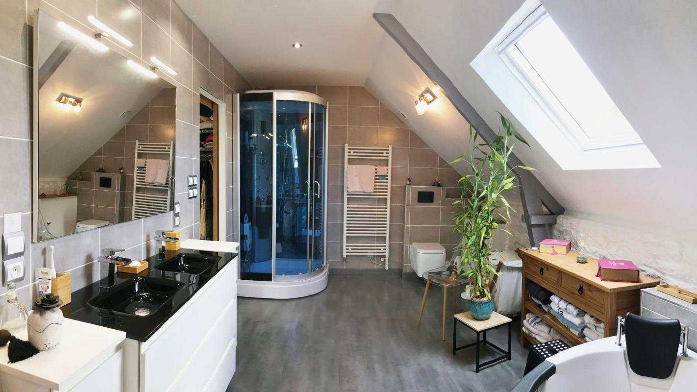 BOURSEUL Longère en pierre rénovée de 265 m² habitables 15