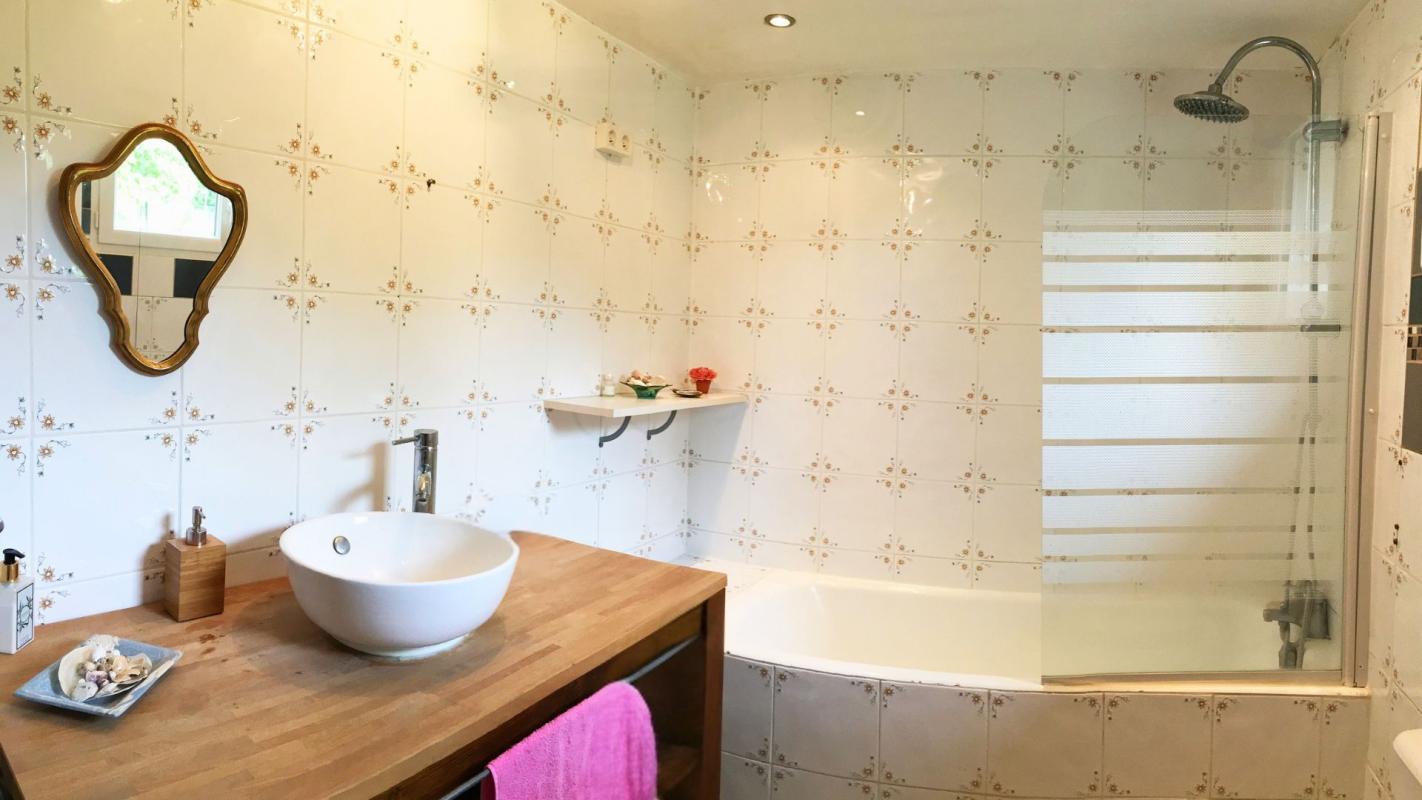 BOURSEUL Longère en pierre rénovée de 265 m² habitables 16