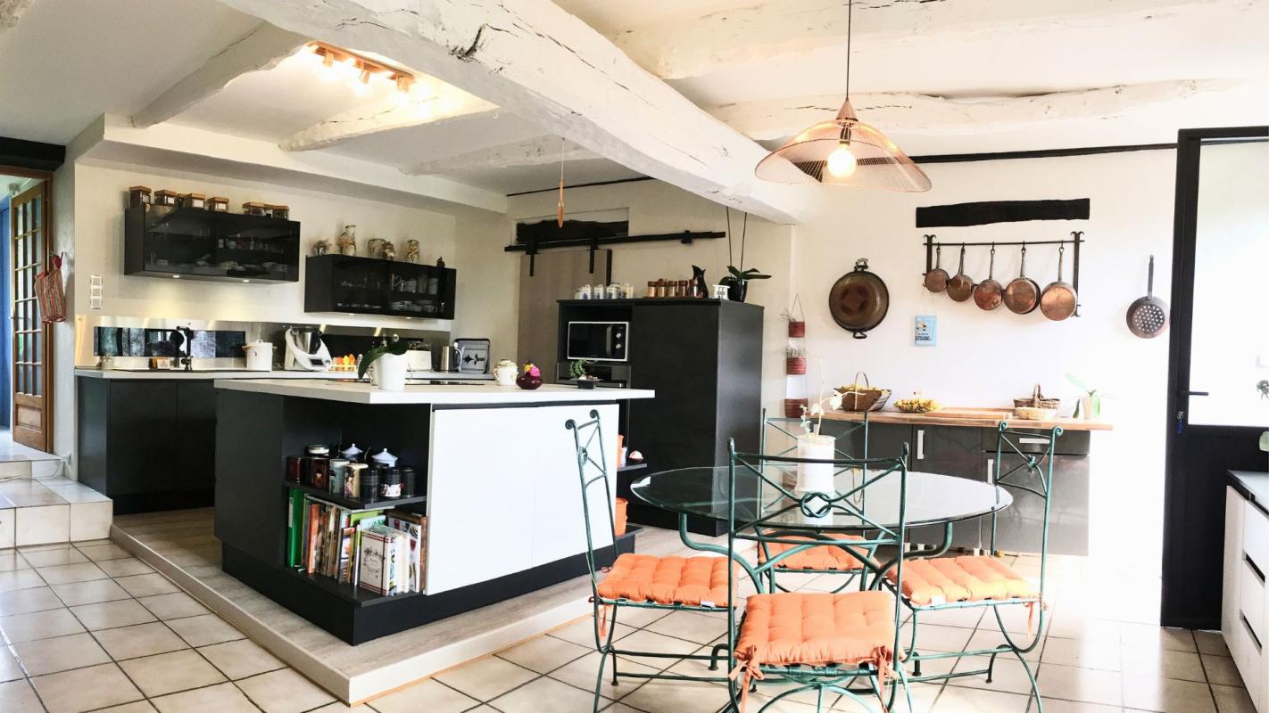 BOURSEUL Longère en pierre rénovée de 265 m² habitables 7