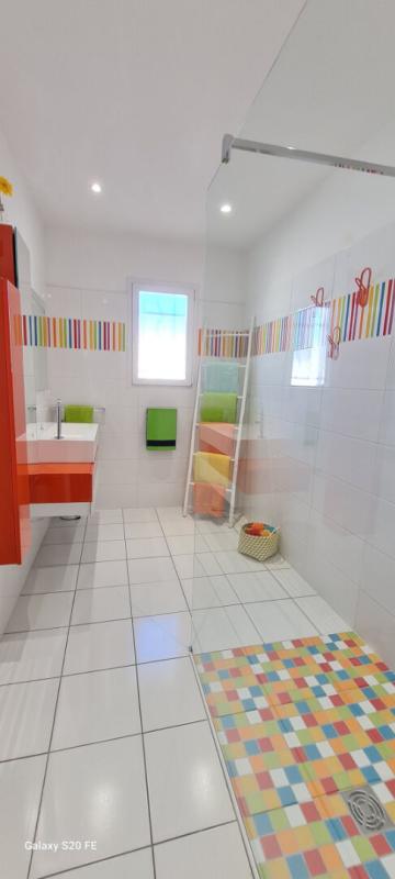 SAINT-GENIES-DE-FONTEDIT Magnifique villa de 140m2 avec garage et piscine sur 1141m2 de terrain 12