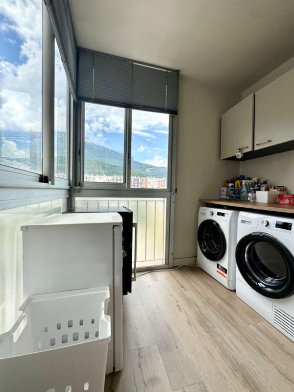 ECHIROLLES Appartement Echirolles 4 pièces 66.7 m2 16