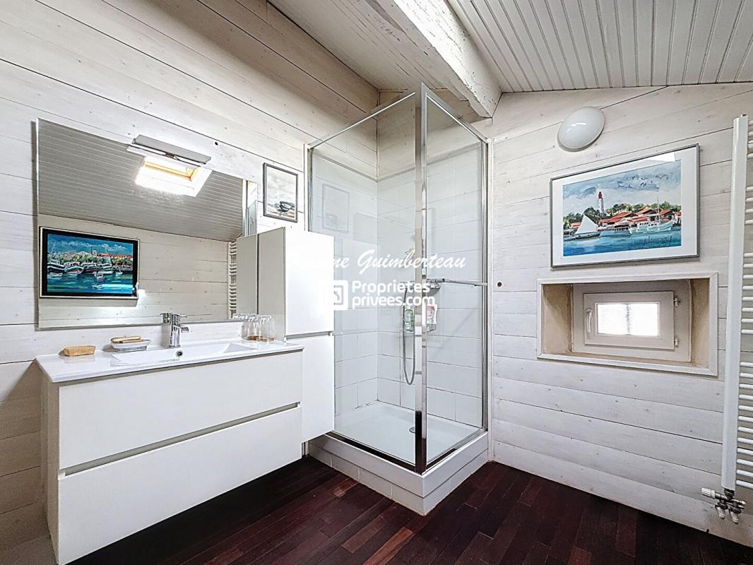 BRANNE Maison de campagne avec vue dominante + piscine + gîte 10